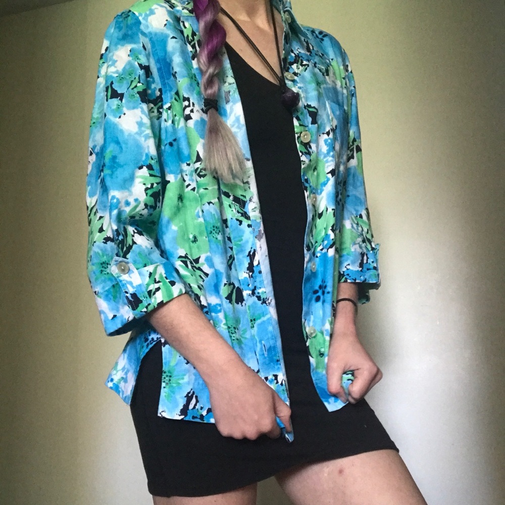 Linen floral buttonup
